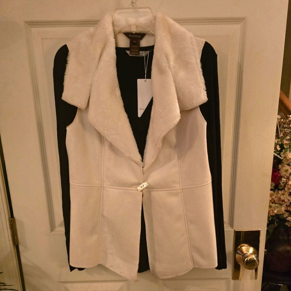 MULTIPLES FAUX SUEDE VEST WITH FAUX FUR COLLAR